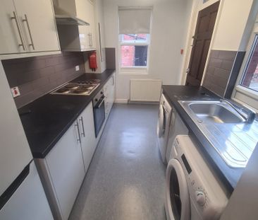 3 Bed - 19b Winston Gardens, Headingley, Leeds - LS6 3LA - Student - Photo 6