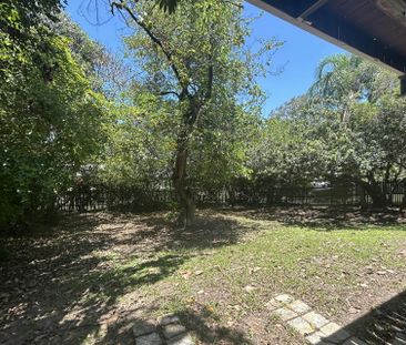 THIS NEAT AND TIDY HOME OFFERS 3 SPACIOUS BEDROOMS WITH OUTDOOR ENT... - Photo 5