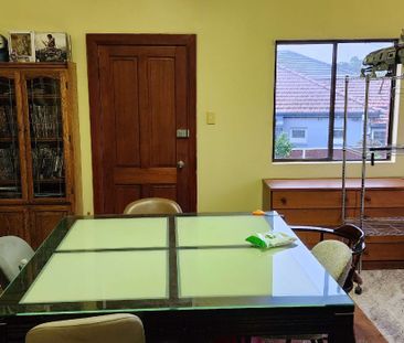 Earlwood - Photo 2
