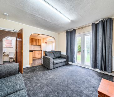 4 bedroom detached house to rent - Photo 1