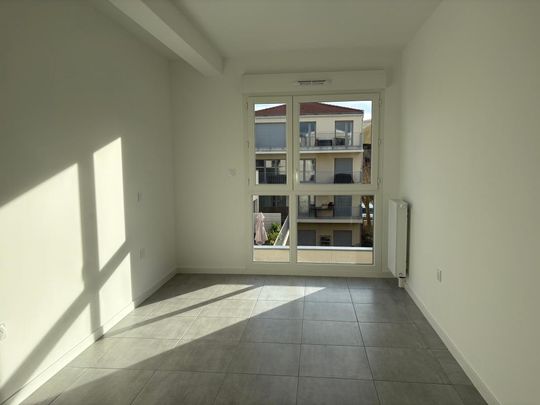 Location Appartement 4 pièces 91m² LA ROCHELLE 17000 - Photo 1