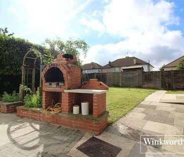 Delius Close, Elstree, Borehamwood, Hertfordshire, WD6 - Photo 2