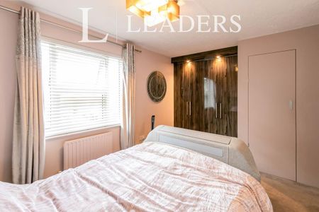 3 bedroom semi-detached house to rent - Photo 4