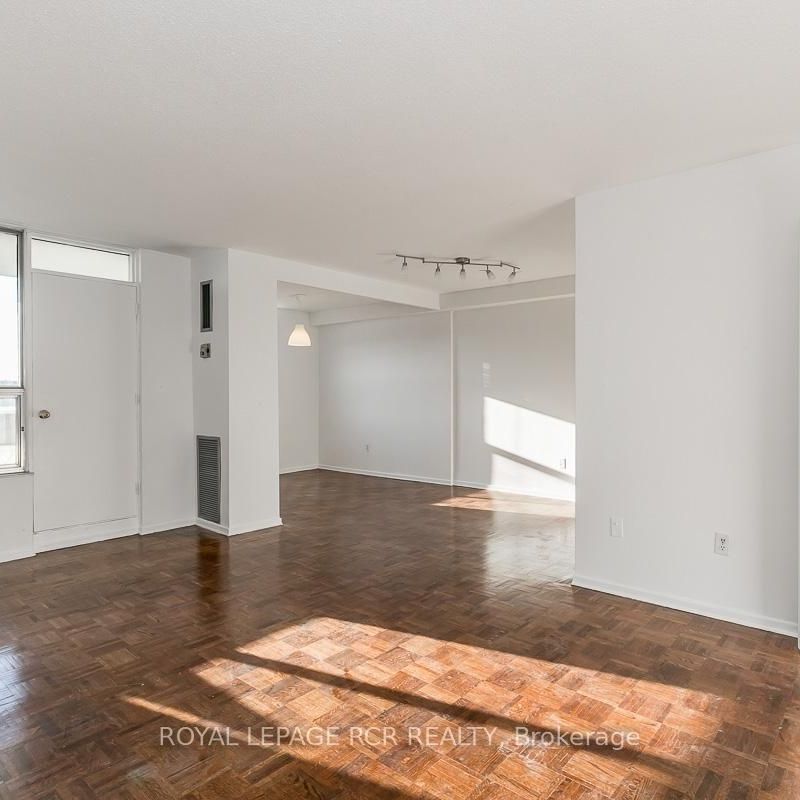 1215 5 Shady Golfway - Photo 1