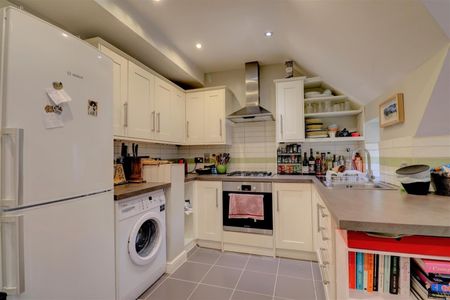 2 BED Flat To rent - Photo 4