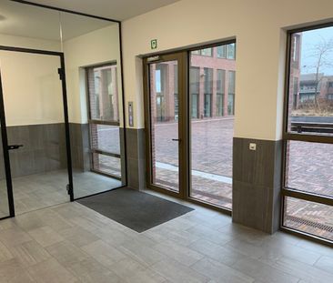 Centraal gelegen tweeslaapkamer appartement met groot terras - Photo 4