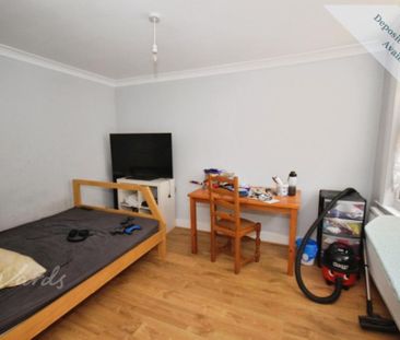 3 bedroom end of terrace house to rent - Photo 3