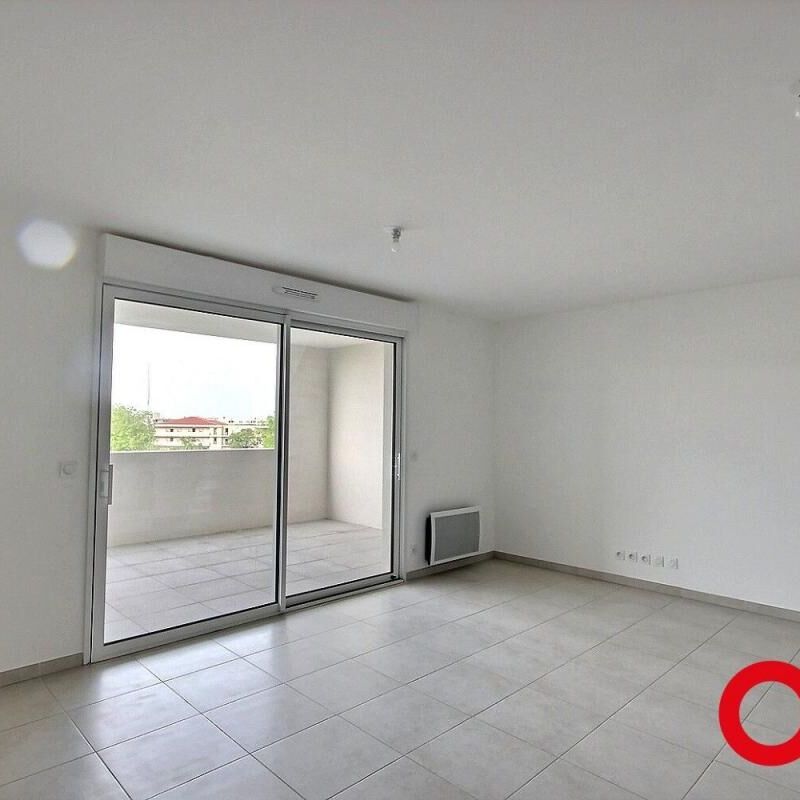 Appartement 3 pièces 61m2 MARSEILLE 13EME 1 018 euros - Photo 1