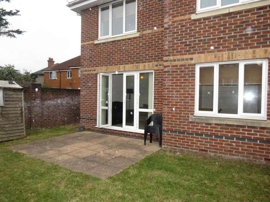 Bedroom Detached House In Winton, BH9 - Photo 1