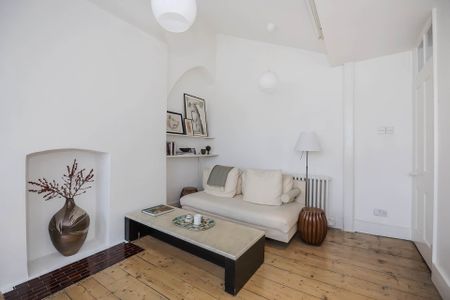 Price £2,450 pcm - Available 24/06/2025 - Unfurnished - Photo 5