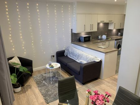 2 Bed Flat, Headingley Lane, LS6 - Photo 5