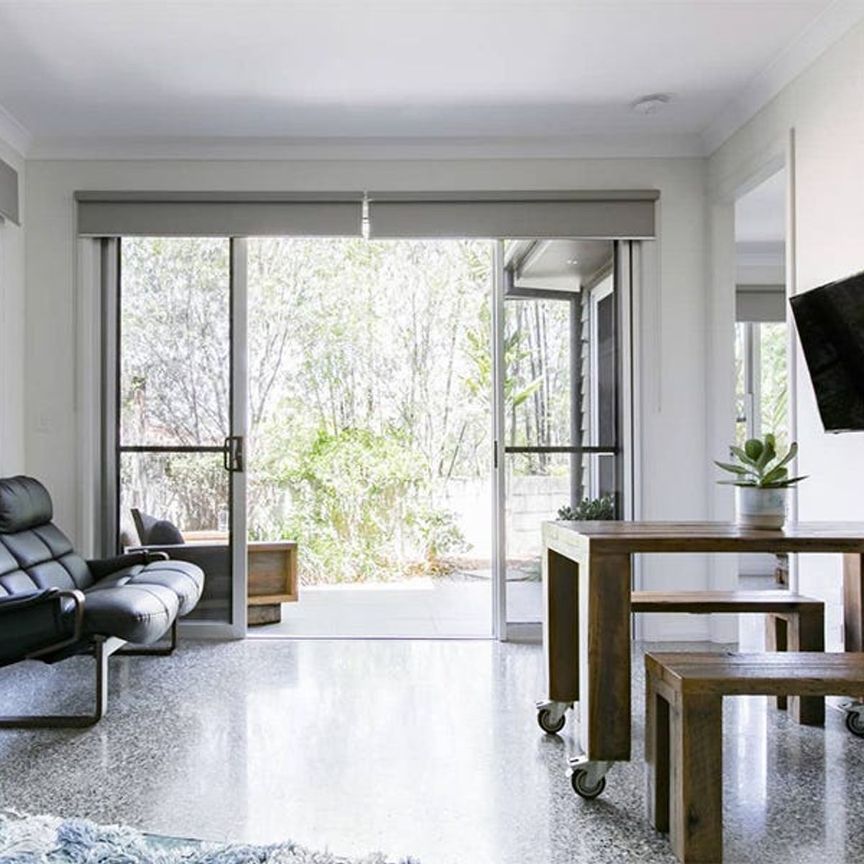 Luxurious Partly Furnished Studio Inc. Bills - Photo 1