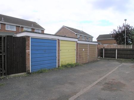 Catesby Drive, Kingswinford Monthly Rental Of £700 - Photo 2