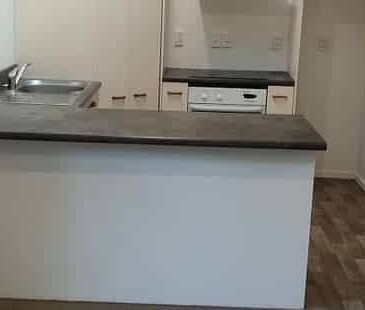 Recently renovated 2BR Flat in Tawa, Wellington - Photo 2