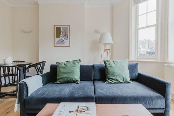 2 bedroom flat to rent - Photo 1