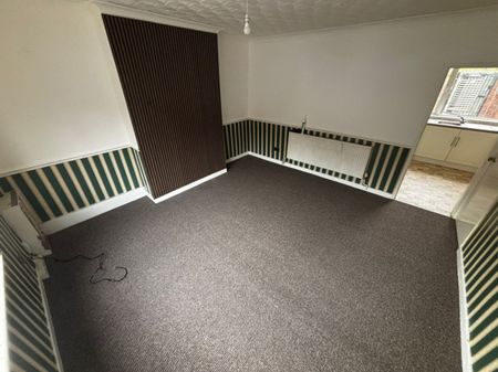 3 bed Terraced - To Let - Photo 3