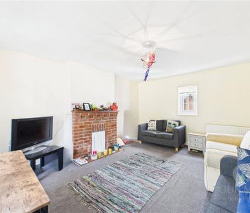 2 bedroom end of terrace house to rent - Photo 1