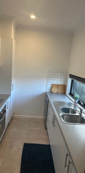 Cranbourne East - Photo 1