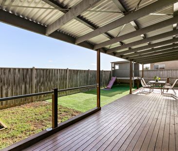 Family Living with Style, Space & Stunning Sunsets - Photo 2