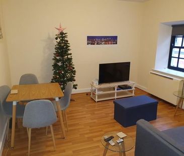 2 bedroom private hall to rent - Photo 2