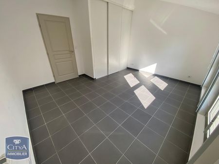 Location Appartement 5 pièces 142m² TOULON 83000 - Photo 3