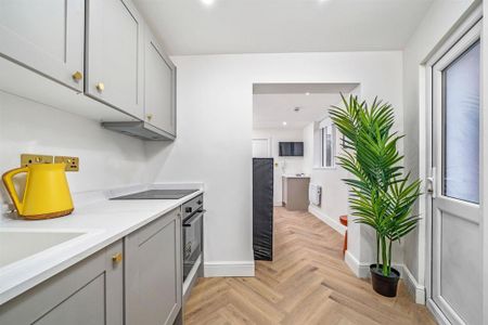 Studio to rent - Photo 2