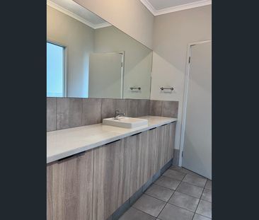 Modern, Low-Maintenance Living in a Quality Nuriootpa Location - Photo 4