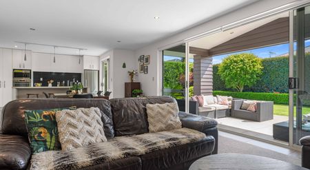 Welcome to this modern and inviting 3-bedroom rental home in Welcome Bay. - Photo 4