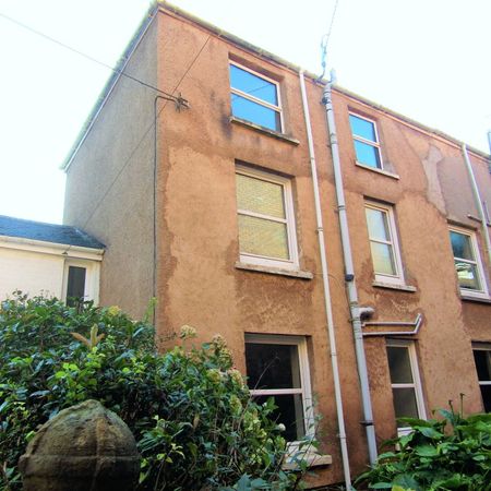 3 bed House - To Let - Photo 3