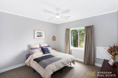 Stylish Family Home in Horsham - Photo 3