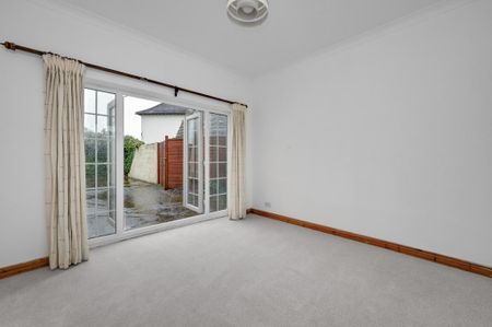 4 bedroom detached house to rent - Photo 5