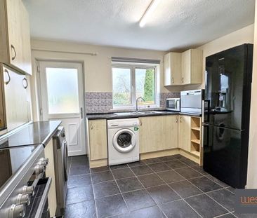 2 bedroom semi-detached bungalow to rent - Photo 2