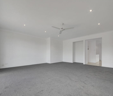 LARGE FAMILY HOME IN SOUGHT AFTER LOCATION! - Photo 1