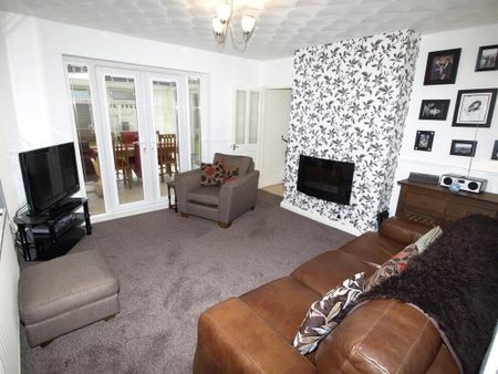 South Road, Dodworth - Photo 2