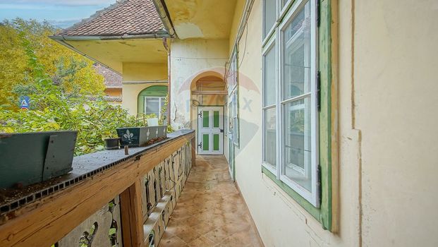 Casă singură în curte, de închiriat, Schei! - Fotografie 1