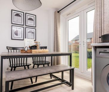 2 bedroom semi-detached house to rent - Photo 3