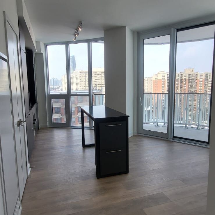 For Lease - 1 Fairview Rd East Road Unit# 1004, Mississauga, Ontario - Photo 1