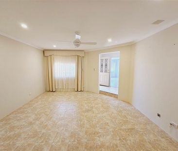 $750/w Spacious 3x2 Home - Photo 2