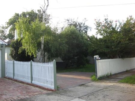 3-bedroom shared house, Meldan St - Photo 5
