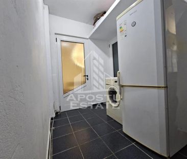 Apartament o camera decomandat zona Take Ionescu - Photo 6