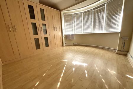 Watford Field Road, Watford - Photo 5