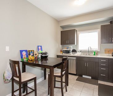 **ALL INCLUSIVE** STUDENTS/YOUNG PROFESSIONAL ROOM FOR RENT IN A ST... - Photo 4