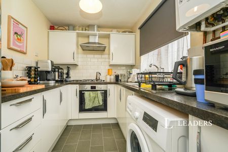 2 bedroom house to rent Maple Close, Hardwicke, Gloucester, GL2 - Photo 2