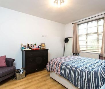 3 bedroom flat to rent - Photo 2