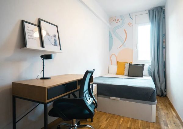 Travessera de les Corts, Barcelona, Catalonia 08028