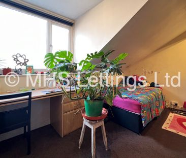 6 Bedroom Mid Terraced House for rent in Headingley Mount - Photo 3