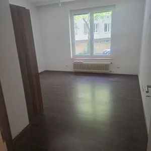 1. Monat mietfrei - Schwarzenbergplatz - City Apartment im Botschaftsviertel - Erstbezug nach Sanierung - Photo 3