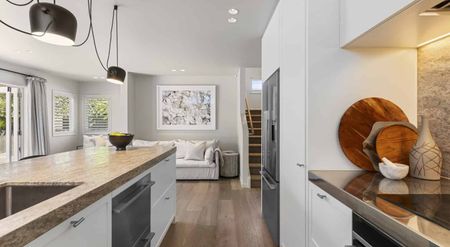 Executive living in Parnell - Photo 4