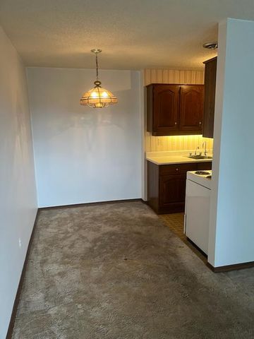 For Rent – 1 Bedroom - Photo 4