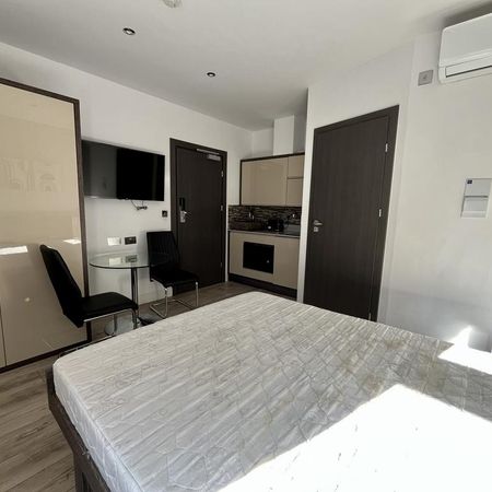Studio to rent - Photo 3